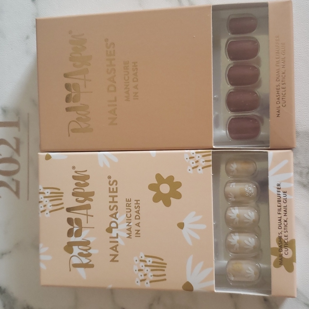 Red Aspen Nail Dashes